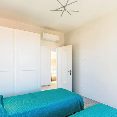 Casa Flora By Interhome شقة سانريمو