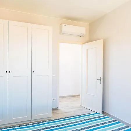 아파트 Casa Flora By Interhome